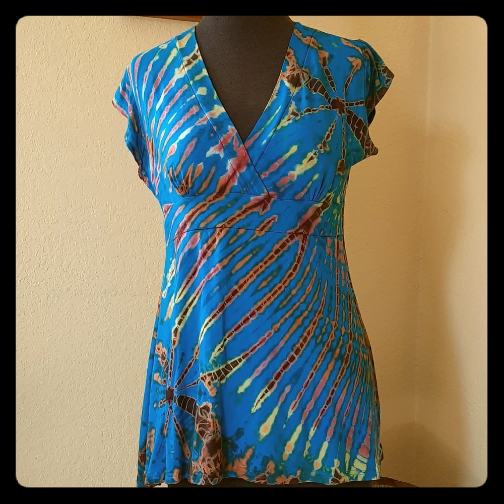 Clea Ray V-neck colorful tie-dye knit ss top
